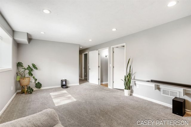 94 Elwood Court, Holland, MI 49424