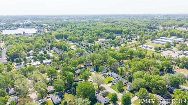 94 Elwood Court, Holland, MI 49424