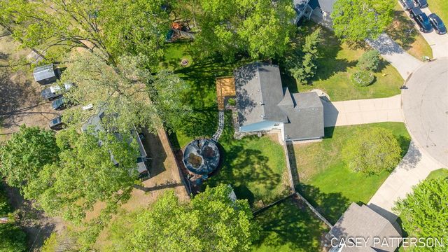 94 Elwood Court, Holland, MI 49424