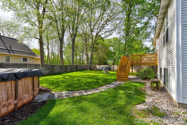 94 Elwood Court, Holland, MI 49424