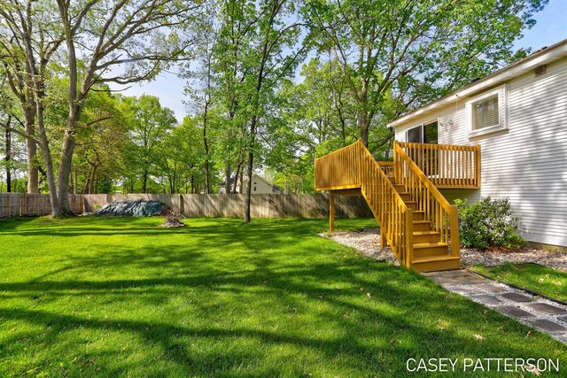 94 Elwood Court, Holland, MI 49424