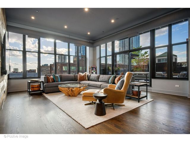 333 W Hubbard Street 701, Chicago, IL 60654