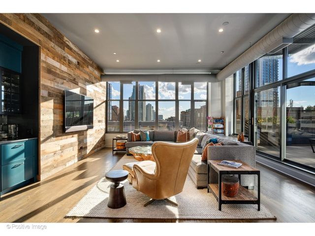333 W Hubbard Street 701, Chicago, IL 60654