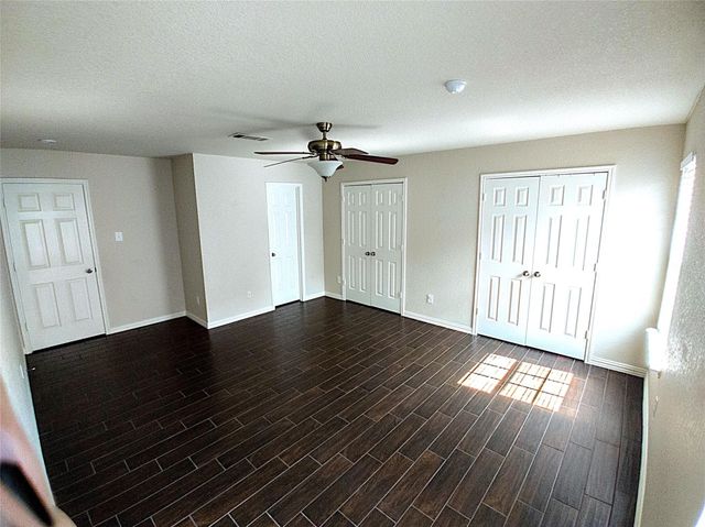 5213 Mirror Lake Drive, Haltom City, TX 76117