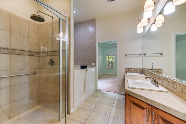 1002 Madison CIR, Marble Falls, TX 78654