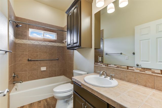1002 Madison CIR, Marble Falls, TX 78654