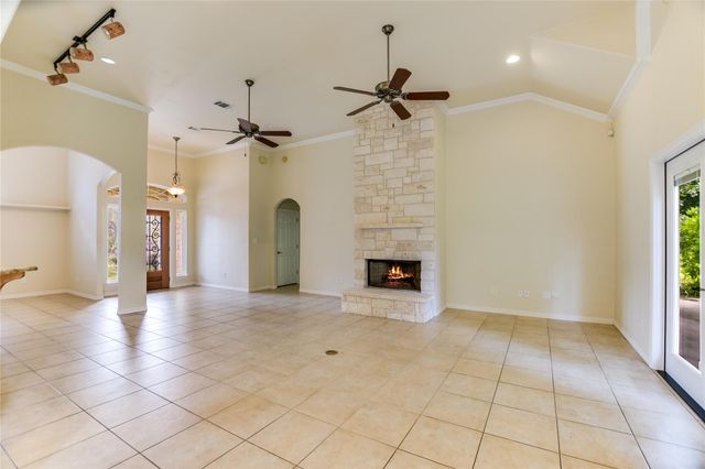 1002 Madison CIR, Marble Falls, TX 78654