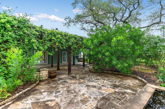 1002 Madison CIR, Marble Falls, TX 78654