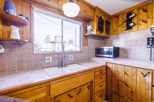 685 Park St, Turlock, CA 95380