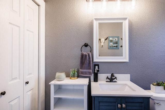 685 Park St, Turlock, CA 95380