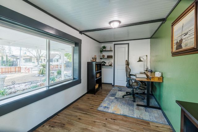 685 Park St, Turlock, CA 95380