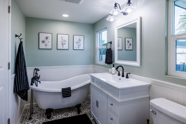 685 Park St, Turlock, CA 95380