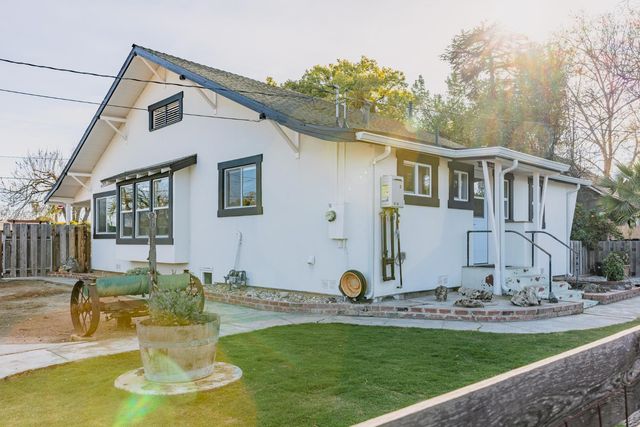 685 Park St, Turlock, CA 95380