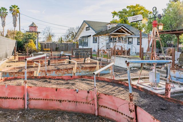 685 Park St, Turlock, CA 95380