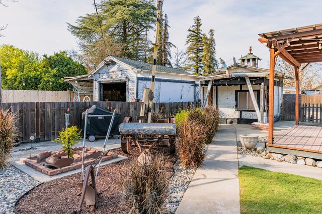 685 Park St, Turlock, CA 95380