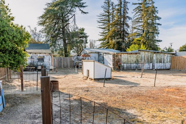 685 Park St, Turlock, CA 95380