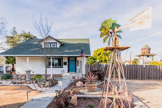 685 Park St, Turlock, CA 95380