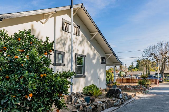 685 Park St, Turlock, CA 95380