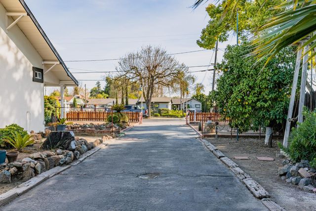 685 Park St, Turlock, CA 95380