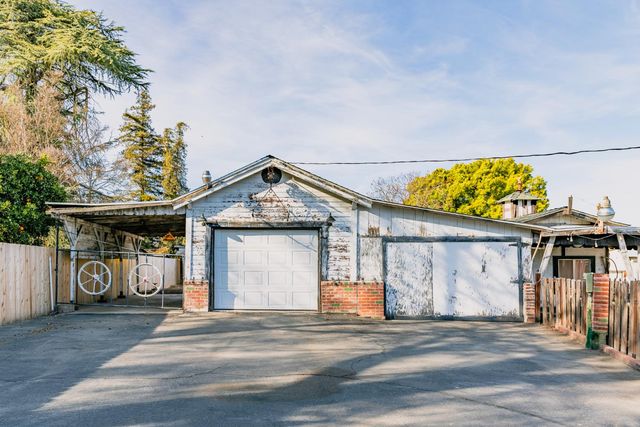 685 Park St, Turlock, CA 95380