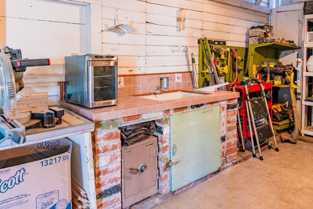 685 Park St, Turlock, CA 95380