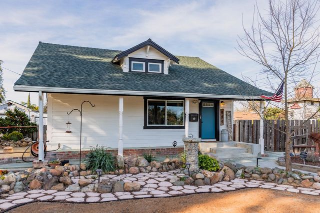 685 Park St, Turlock, CA 95380