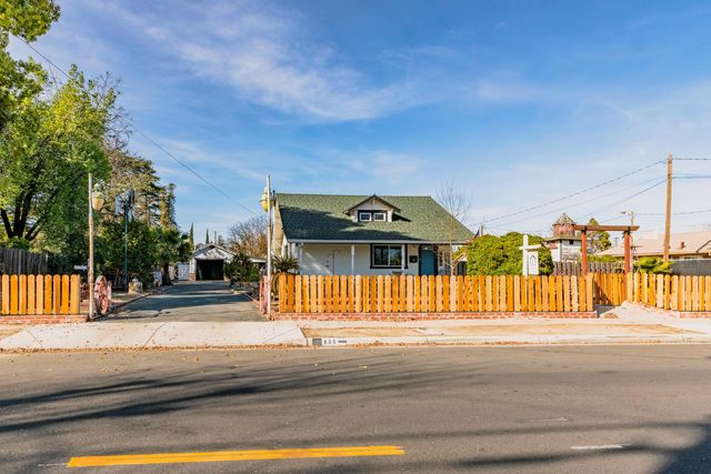 685 Park St, Turlock, CA 95380