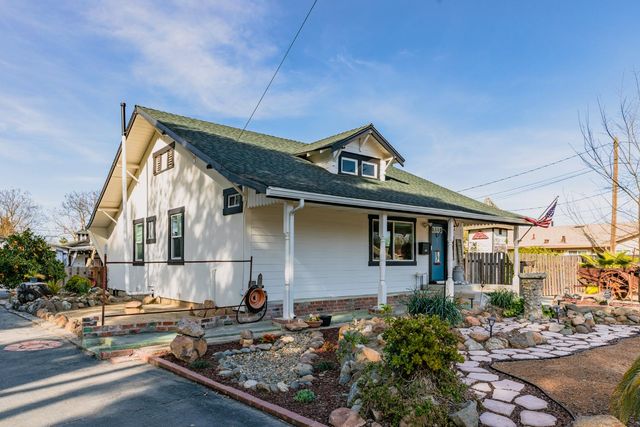 685 Park St, Turlock, CA 95380