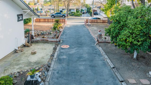 685 Park St, Turlock, CA 95380