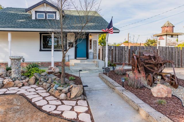 685 Park St, Turlock, CA 95380