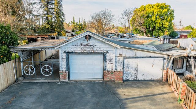 685 Park St, Turlock, CA 95380