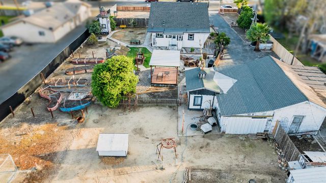 685 Park St, Turlock, CA 95380