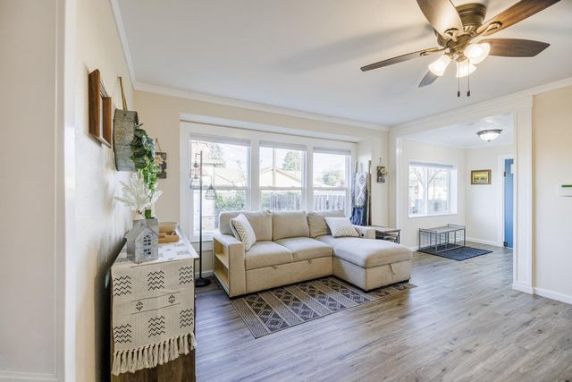 685 Park St, Turlock, CA 95380