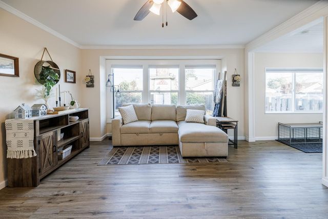 685 Park St, Turlock, CA 95380