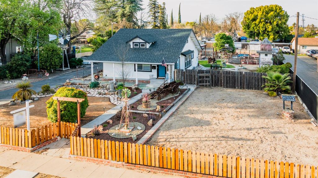 685 Park St, Turlock, CA 95380