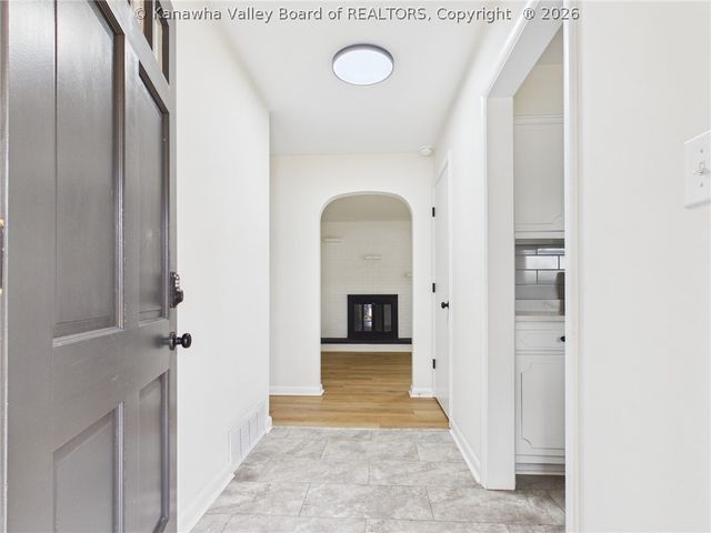 4207 Hackberry Lane, Charleston, WV 25313