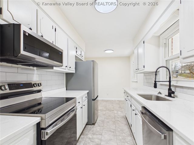 4207 Hackberry Lane, Charleston, WV 25313