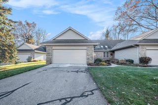 7079 Treetop Lane NE, Rockford, MI 49341