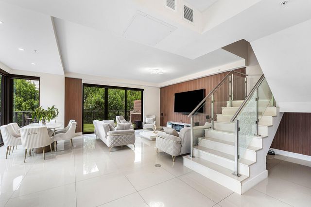 3040 N Ocean Boulevard N101, Fort Lauderdale, FL 33308