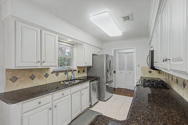 2110 Juanita Drive, Arlington, TX 76013