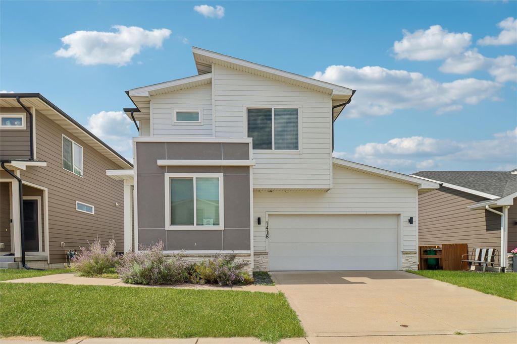 1418 NE Little Beaver Drive, Grimes, IA 50111