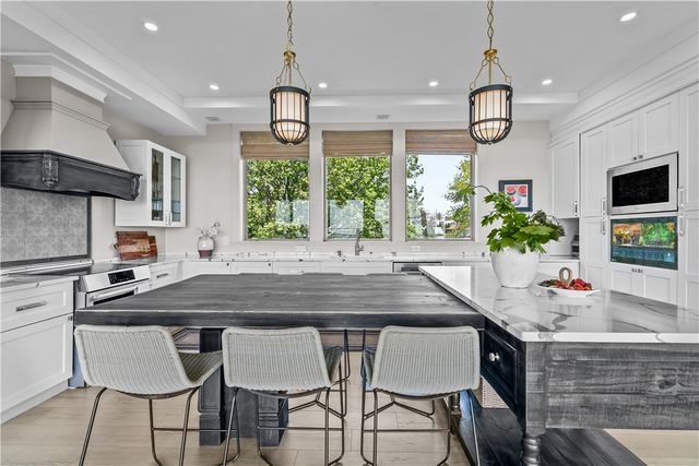 82 Ellery Road, Newport, RI 02840