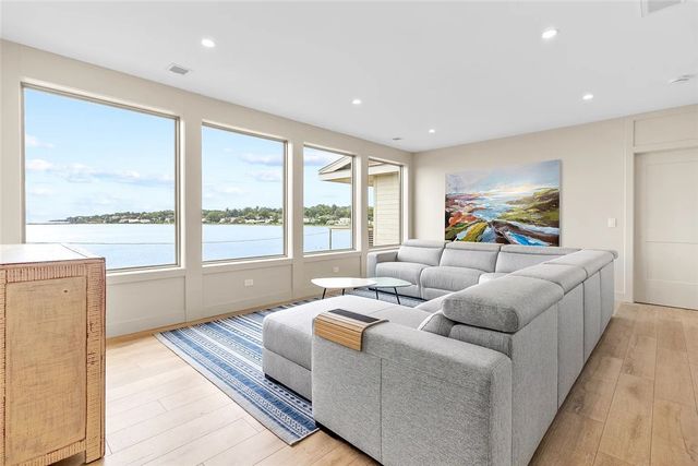 82 Ellery Road, Newport, RI 02840