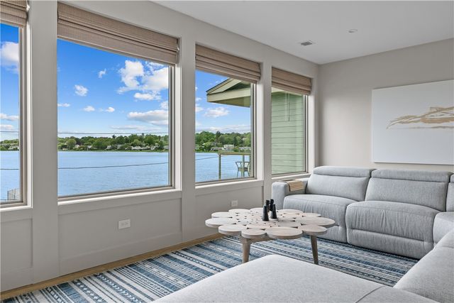 82 Ellery Road, Newport, RI 02840