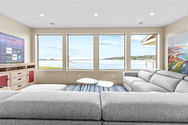 82 Ellery Road, Newport, RI 02840