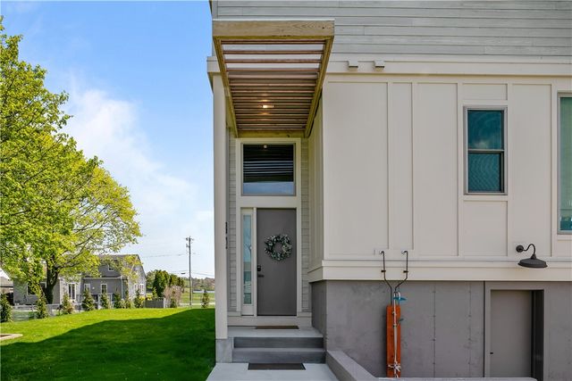 82 Ellery Road, Newport, RI 02840