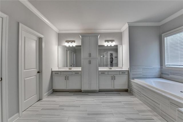 925 Settles Creek Way, Suwanee, GA 30024