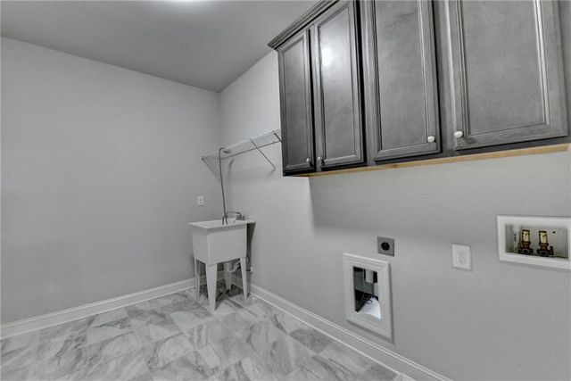 925 Settles Creek Way, Suwanee, GA 30024