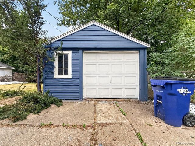 17712 Fenton Street, Detroit, MI 48219