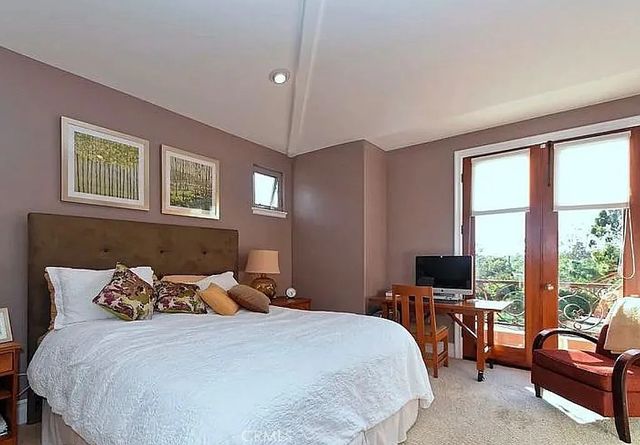 3200 Elm Avenue, Manhattan Beach, CA 90266